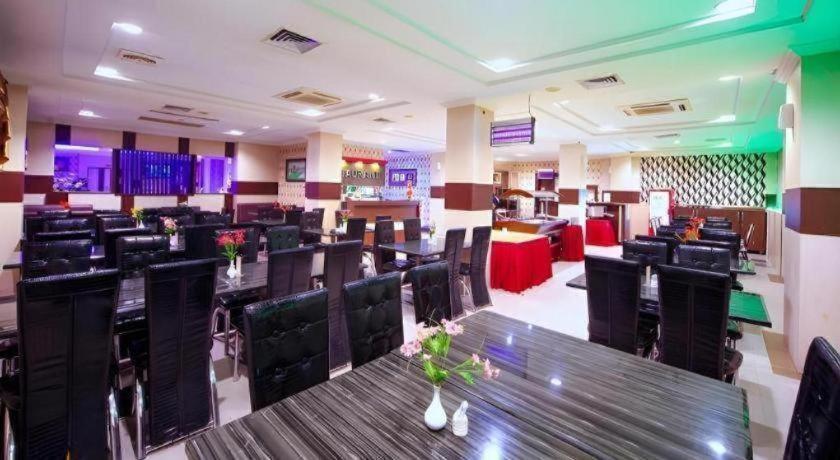 New Hollywood Hotel Pekanbaru Exteriér fotografie