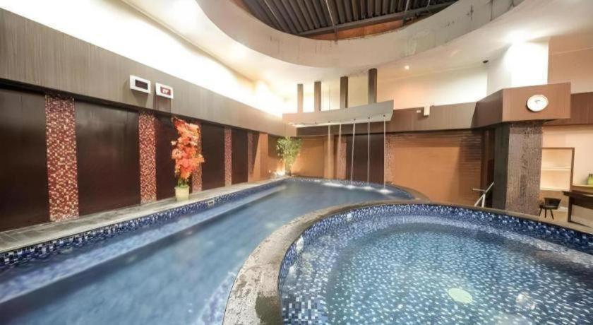 New Hollywood Hotel Pekanbaru Exteriér fotografie