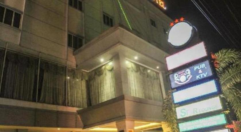 New Hollywood Hotel Pekanbaru Exteriér fotografie