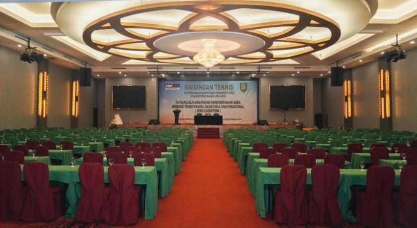 New Hollywood Hotel Pekanbaru Exteriér fotografie